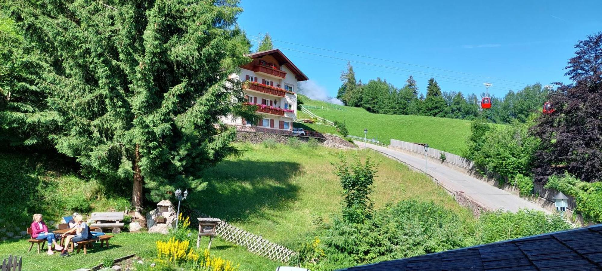 Garni Panoramik Hotel Ortisei Kültér fotó